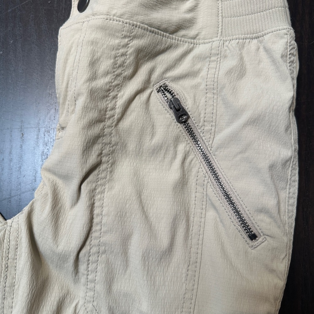 Athleta Beige jogger like  Pants with Zipper Pocket.